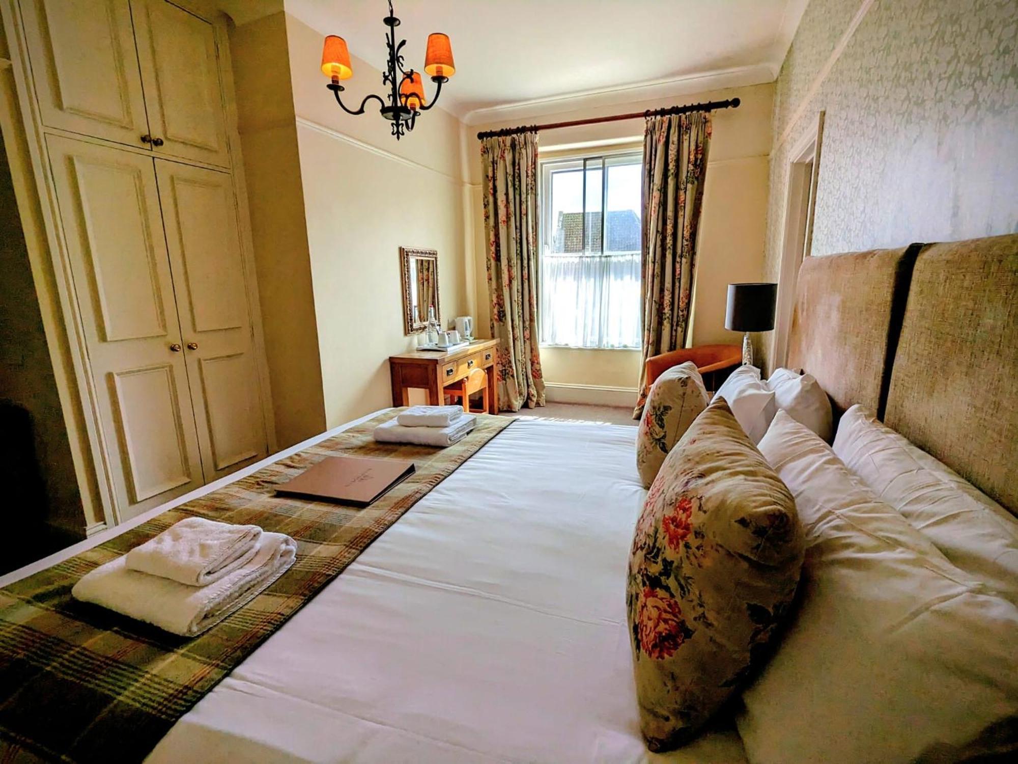 George Hotel & Granary Frome Bagian luar foto